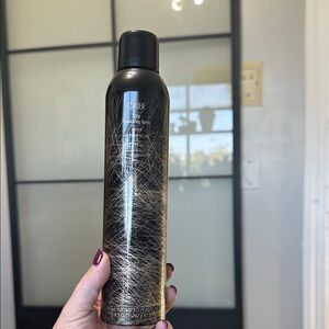 Oribe Volumizing Spray in Black and Gold